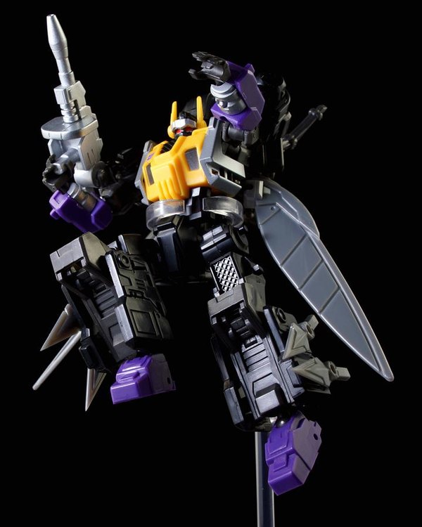 Maiden Japan Junkticon Blasters   New Images Show Armed Up Action Figures  (18 of 32)